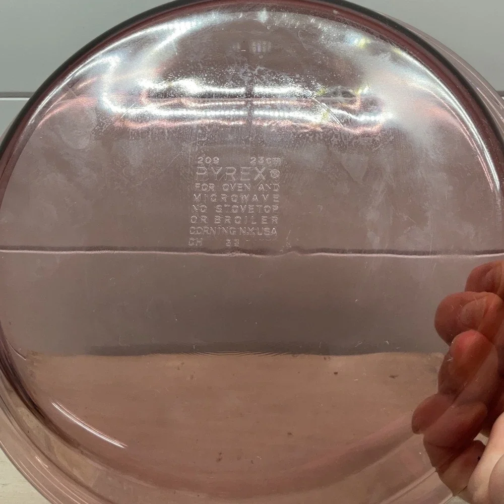Pyrex Cranberry Glass 9.5 Inch Pie Plate Round Baking Dish 209 23cm USA Vintage